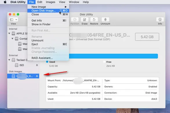 在 macOS 中,使用檔案 -> 打開磁碟映像檔來載入映像檔